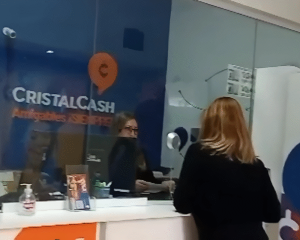 interior sucursal cristalcash