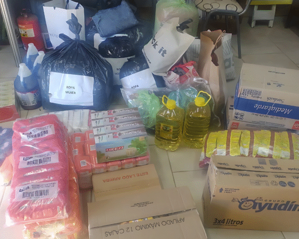 Alimentos no perecederos donados por CristalCash