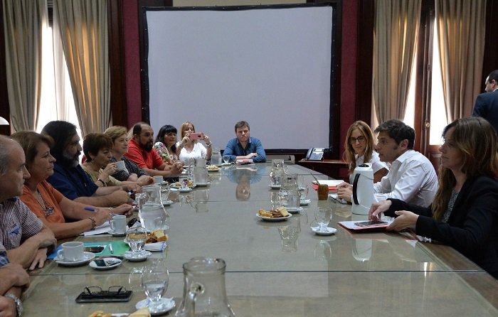 kicillof con representantes de gremios docentes